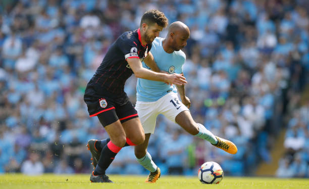 于自己的足 于自己的足