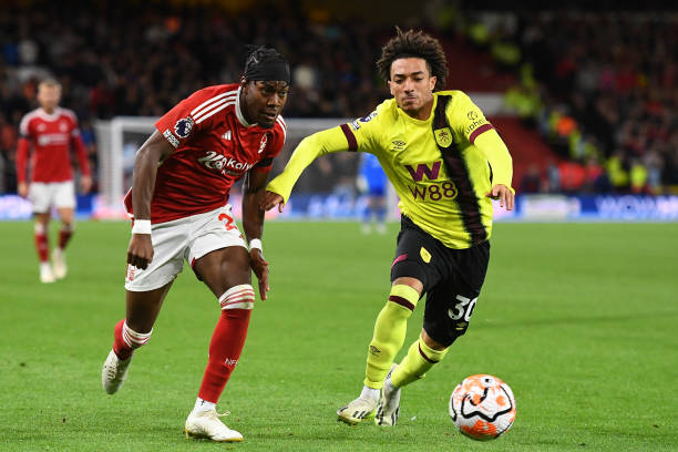 上略显不足 上略显不足