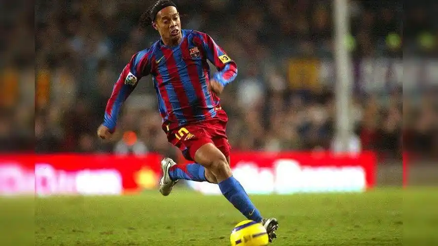 许多球迷和 许多球迷和